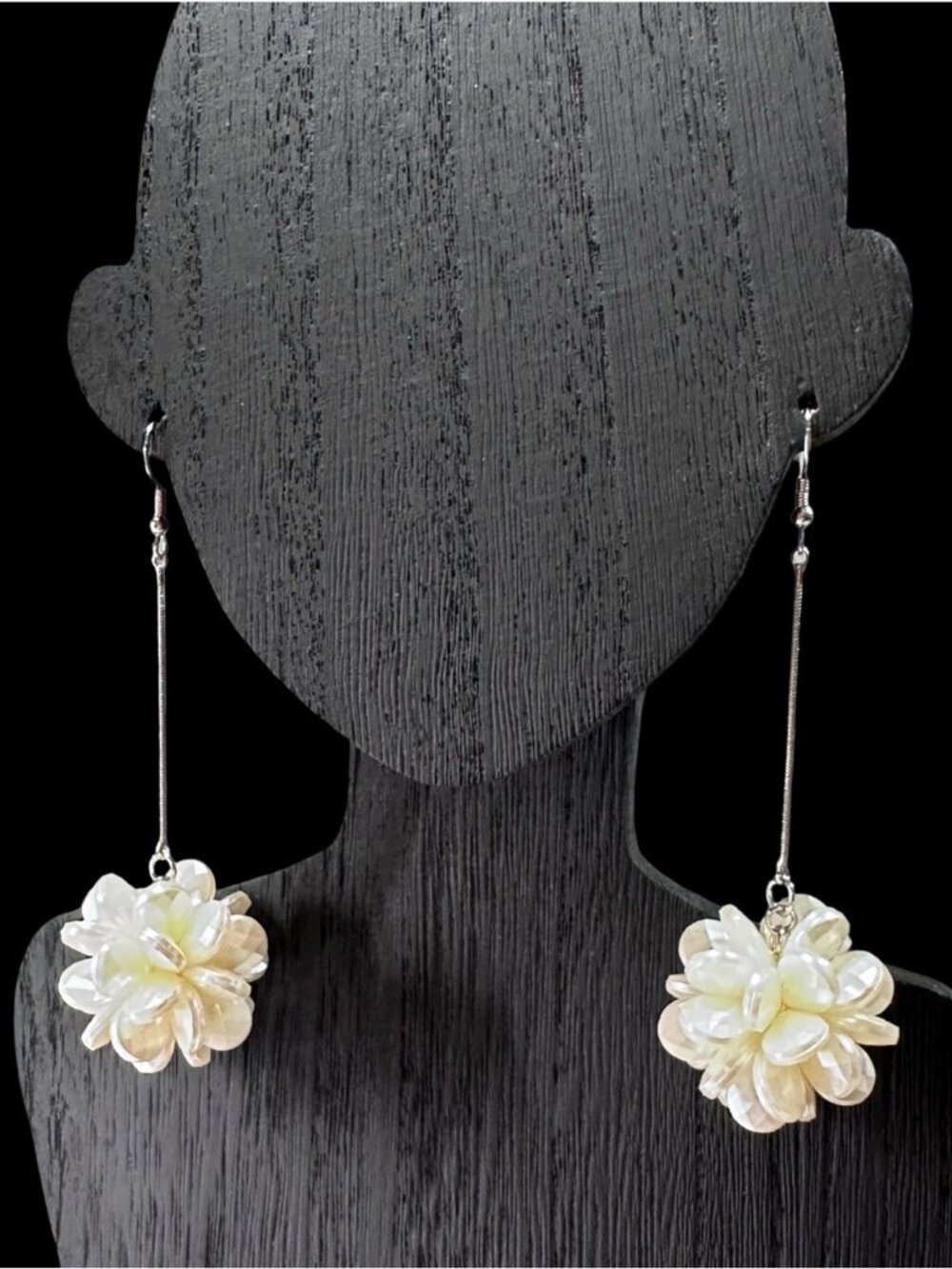 Long Dangle Earrings Cream Beaded Flower Design Clustered Petal Sphere NWOT